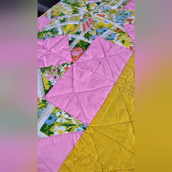 VINTAGE HAND STITCHED STAR QUILT - Picture 5 of 8